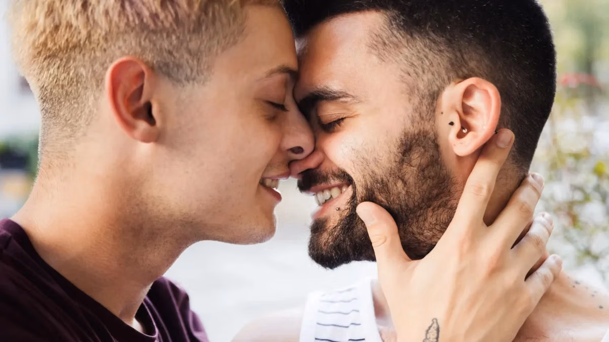 gay online dating