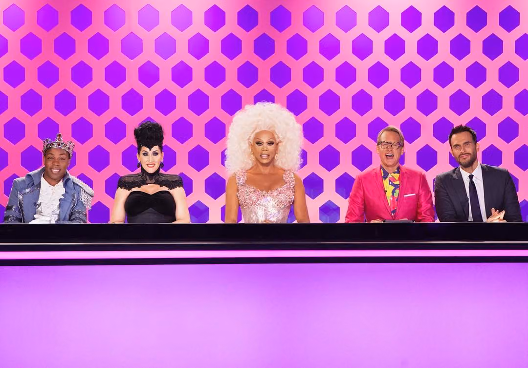 RuPaul at the judges' table with Todrick Hall, Michelle Visage, Carson Kressley and Cheyenne Jackson