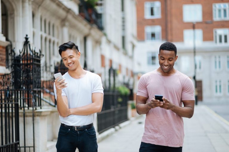 6 Ways to Meet Gay Men