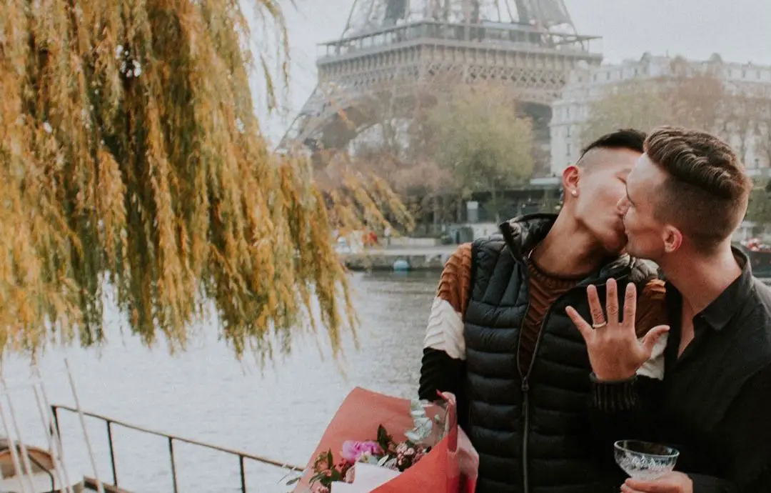 gay proposal in paris