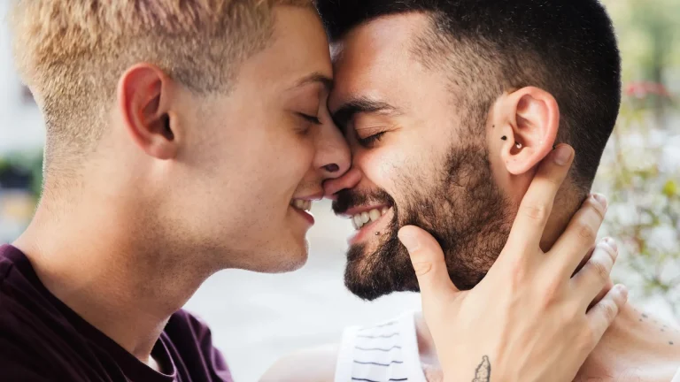 Navigating the World of Online Dating for Gay Men in 2023: Tips & Tricks for Finding Love in the Digital Age